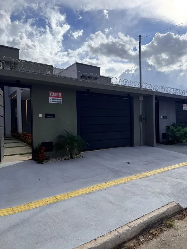Casa - Aparecida de GoiâniaCasa com 261m² sendo 144,35m² 3 quartos, sendo uma su...