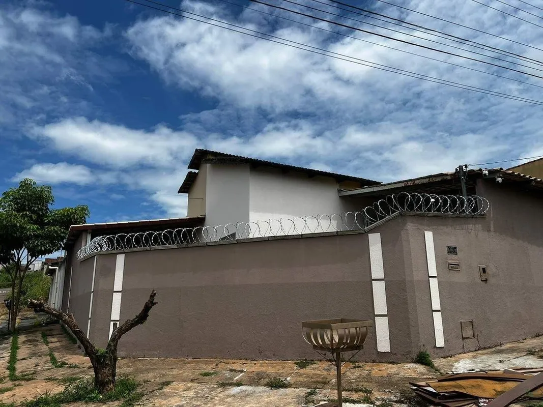 Casa Residencial Cidade Verde - Goiânia- 3 quartos sendo 1 suíte- 2 banheiros- c...