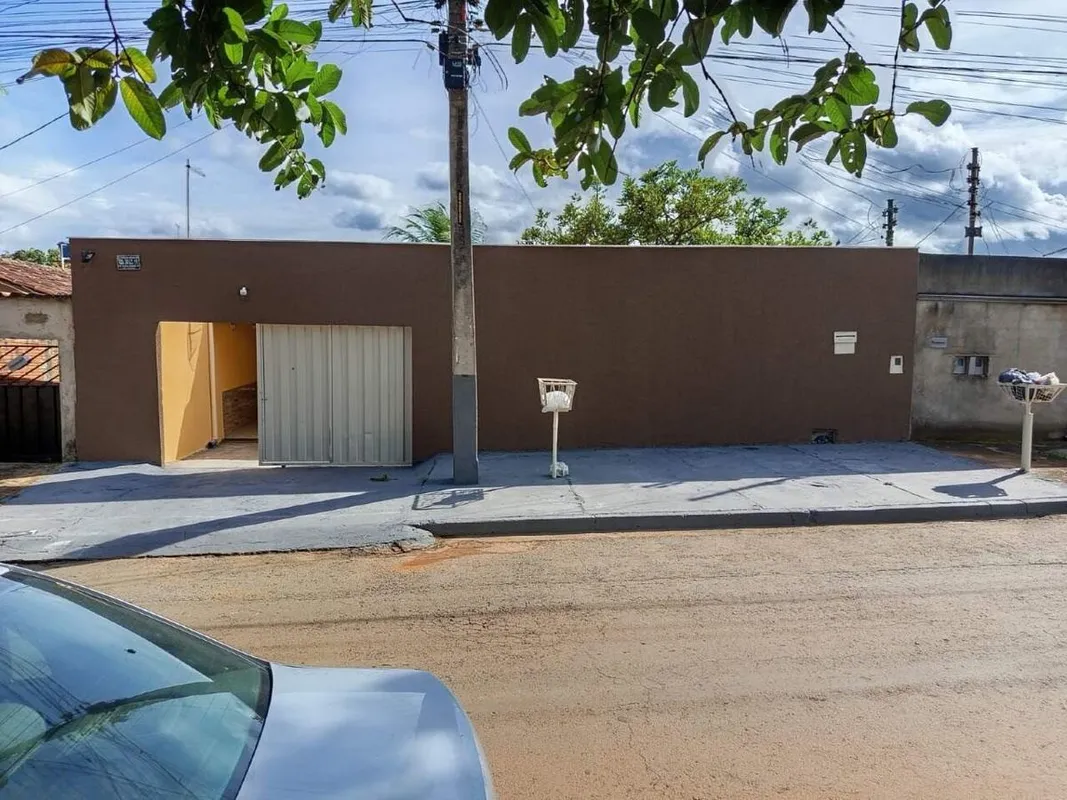 Casa à venda no Veiga Jardim - Aparecida de Goiânia/GOExcelente casa totalmente ...
