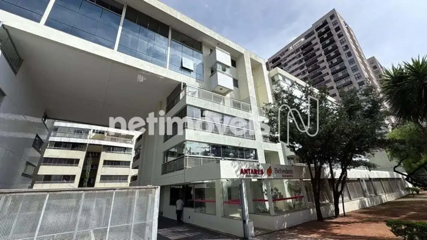 Apartamento de 1 quarto com varanda e garagem no Guará II, próximo ao Metrô Prat...