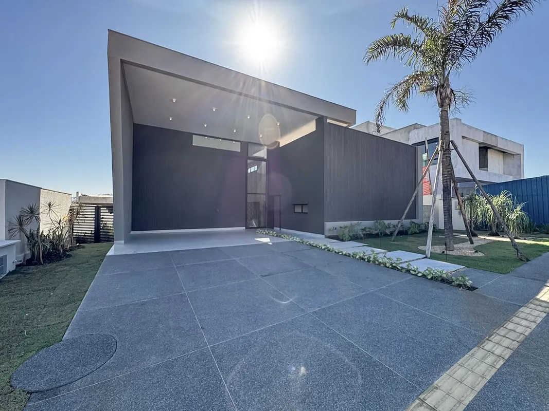 330 mÂ² de construÃ§Ã£o em terreno de 660 mÂ²LocalizaÃ§Ã£o privilegiada: prÃ³xim...