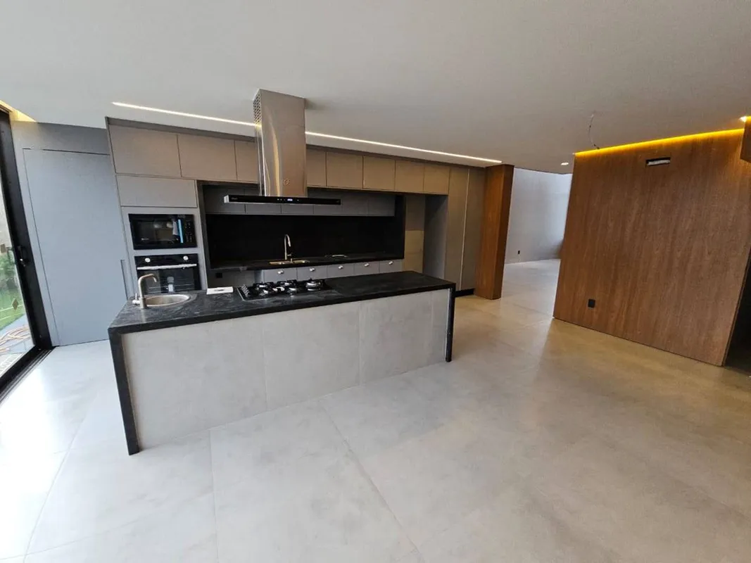Sobrado de 262 m2Lote 405 m23 suÃ­tes uma master com Closed e banheira Sala pÃ© ...