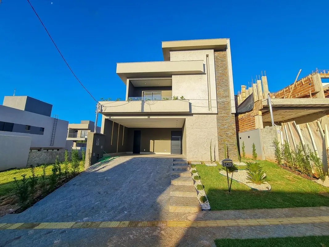 SÃ£o 228mÂ² de construÃ§Ã£o em um lote de 275mÂ².O imÃ³vel conta com 3 suÃ­tes p...