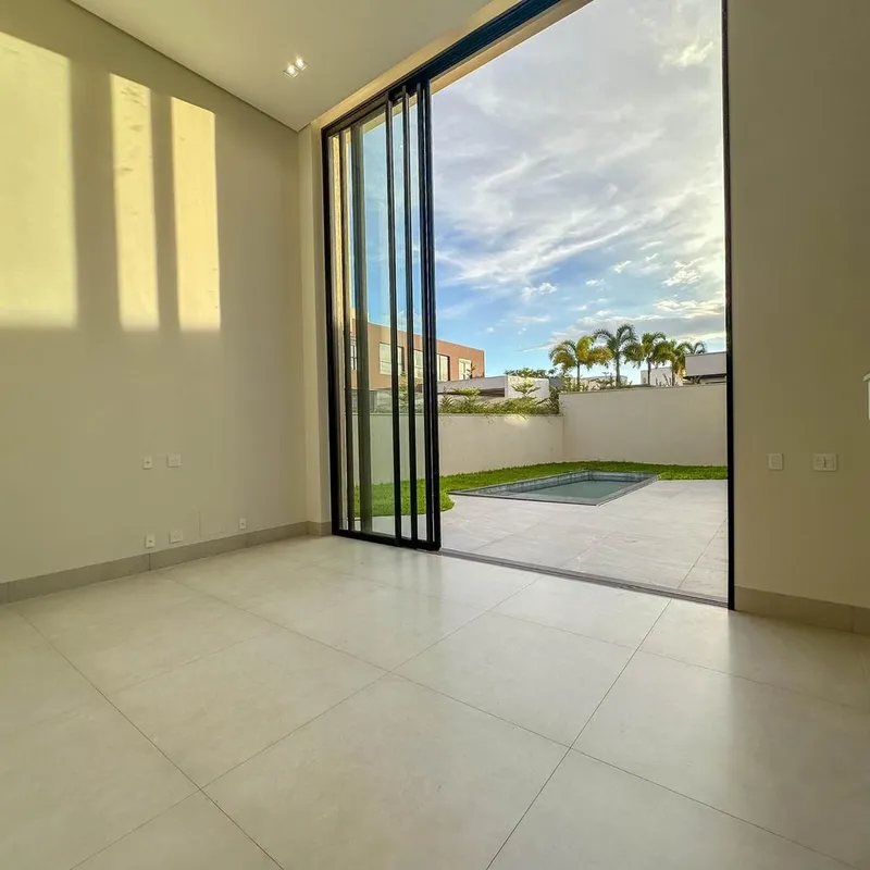 Lote exclusivo de esquina, ao lado do corredor ecolÃ³gico do condomÃ­nio, locali...
