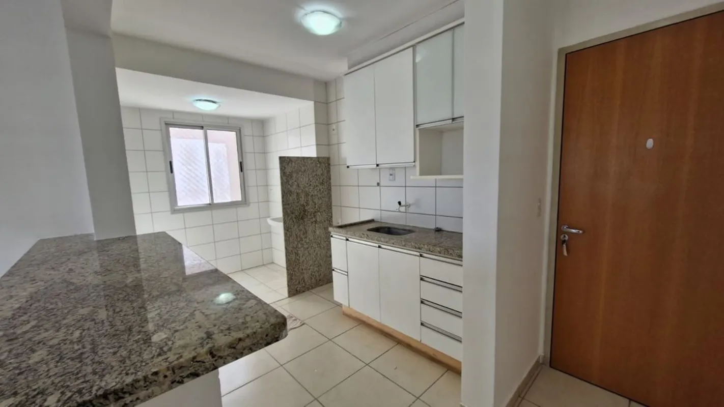 EXCELENTE APARTAMENTO COM 02 QUARTOS COM ARMÁRIOS, SENDO 01 SUÍTE, ALÉM DE BANHE...
