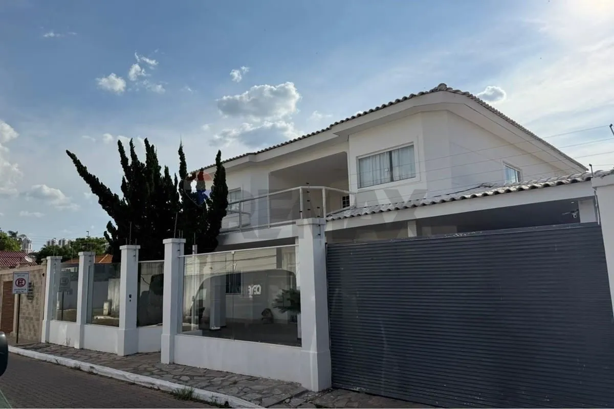 Mansão com Lazer de Clube: 9 Quartos, 4 suítes e Espaço Gourmet CompletoSe você ...
