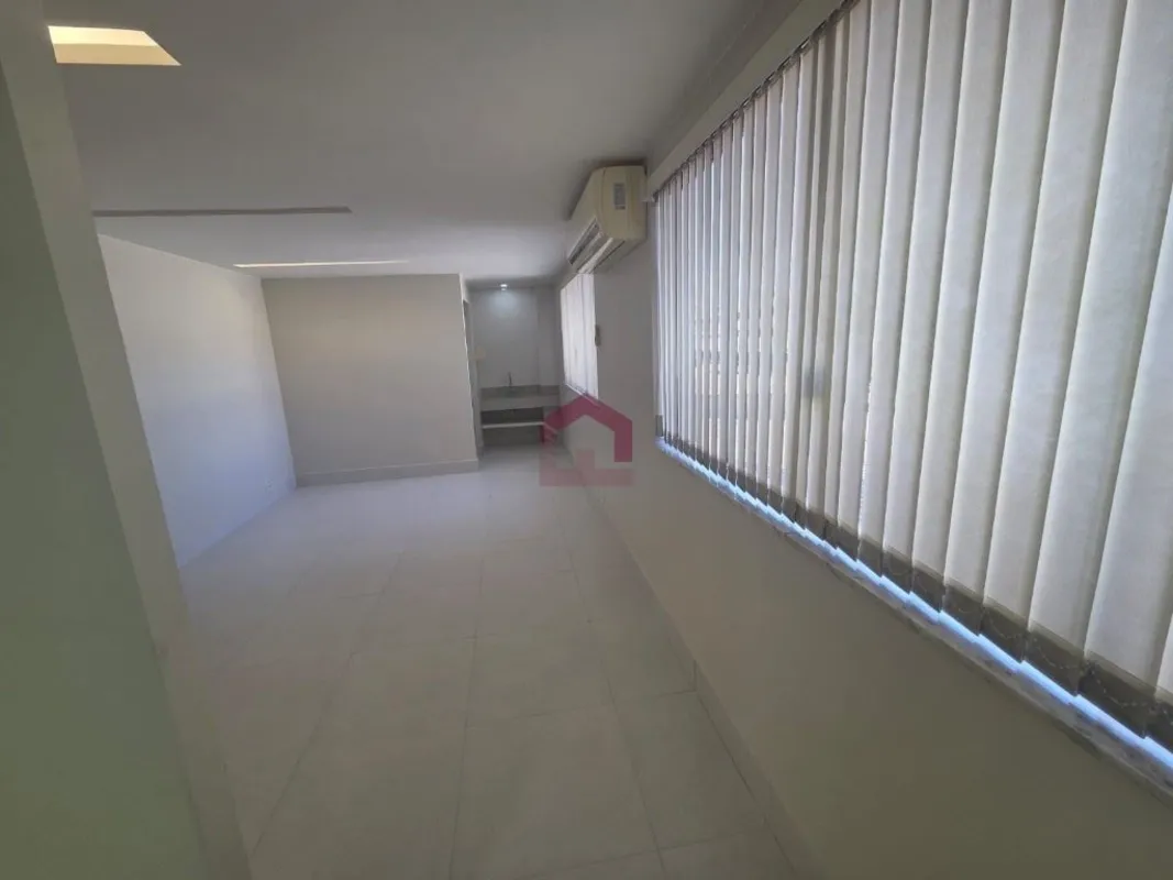 Fernandes & Coelho Imóveis aluga sala comercial reformada no Edifício Nóbrega, e...