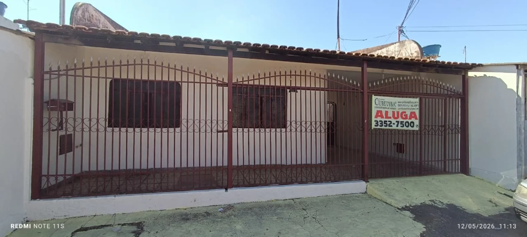 ALUGA-SE CASA TÉRREA – SOZINHA NO LOTEExcelente imóvel para quem busca conforto,...
