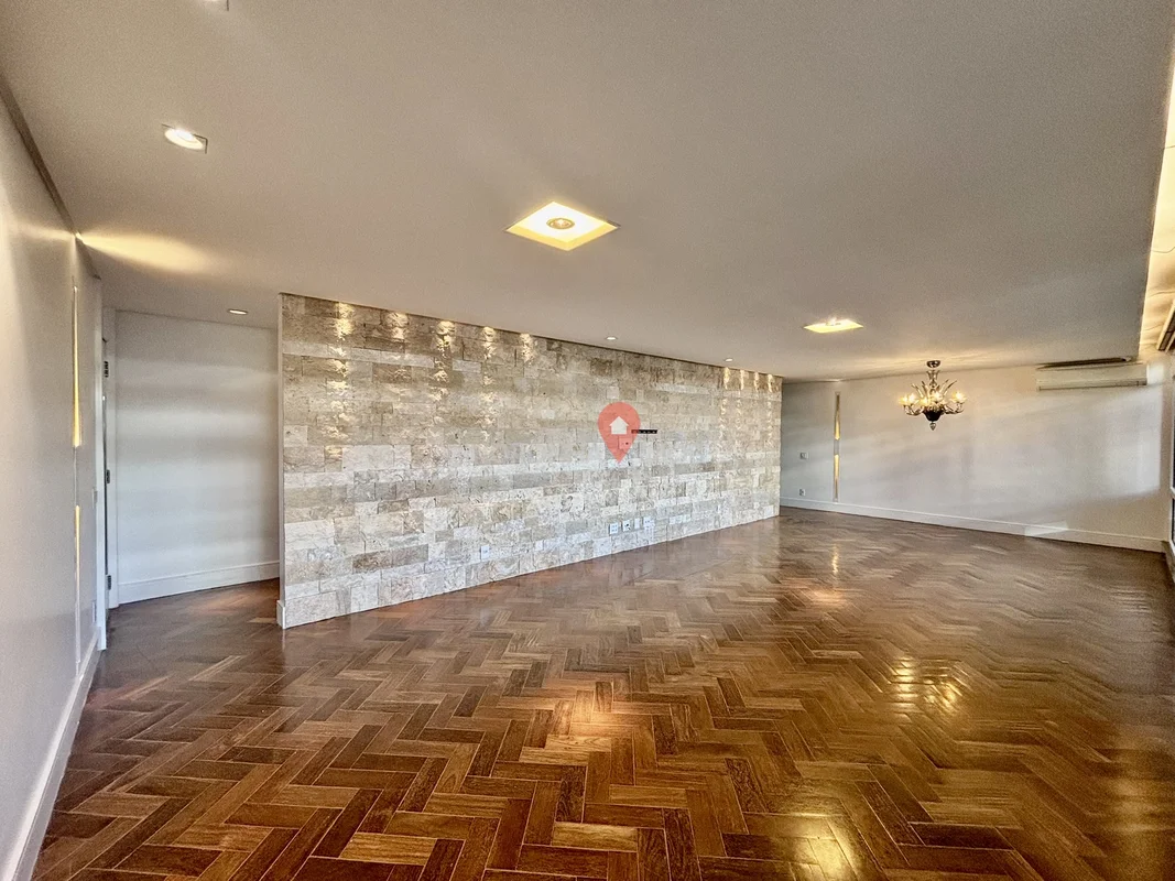Apartamento para aluguel na Asa Sul, com 237m² de área construída, oferecendo co...