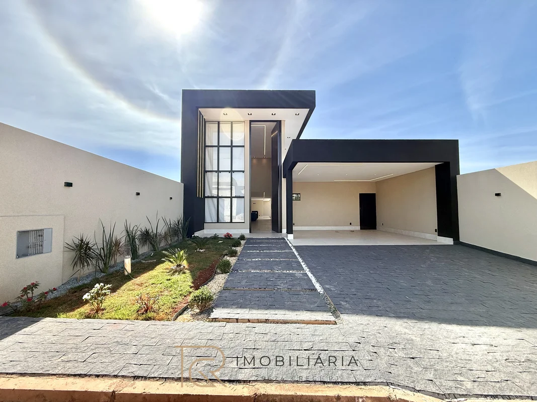 TRG imobiliária vende:excelente casa moderna em Arniqueiras Conjunto 05 próximo ...