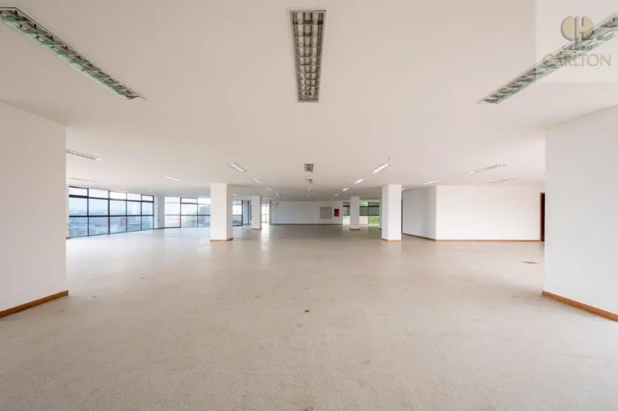 Excelente Sala Comercial com 1.611m² em ótima localização na Asa NorteEspaço amp...