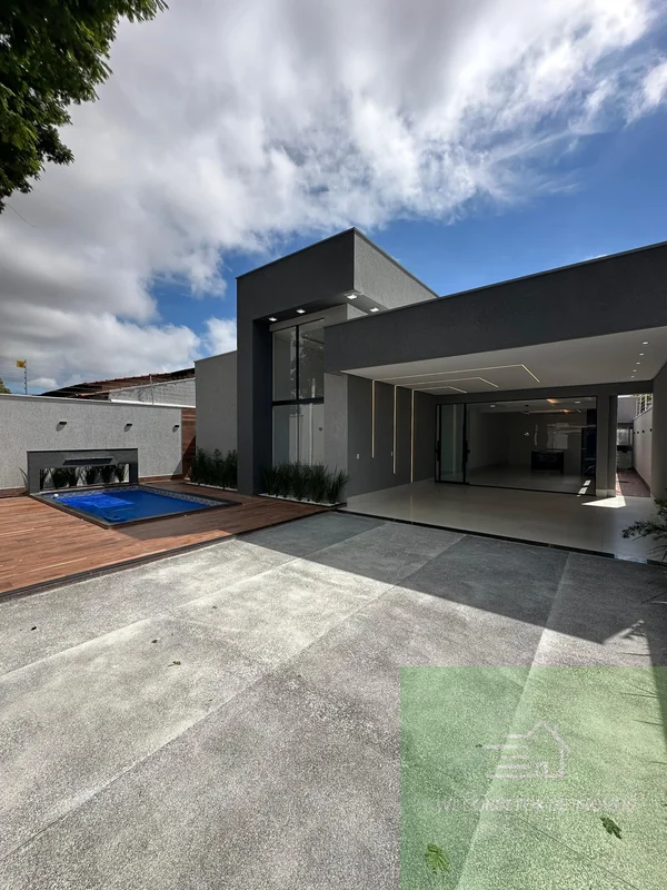 Aconchegante casa térrea com Terreno de 420 Mts², Construção com 290 Mts², Garag...
