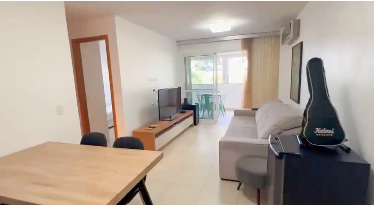 EXCELENTE OPORTUNIDADE À BEIRA LAGO EM BRASÍLIA Apartamento à venda em um dos me...