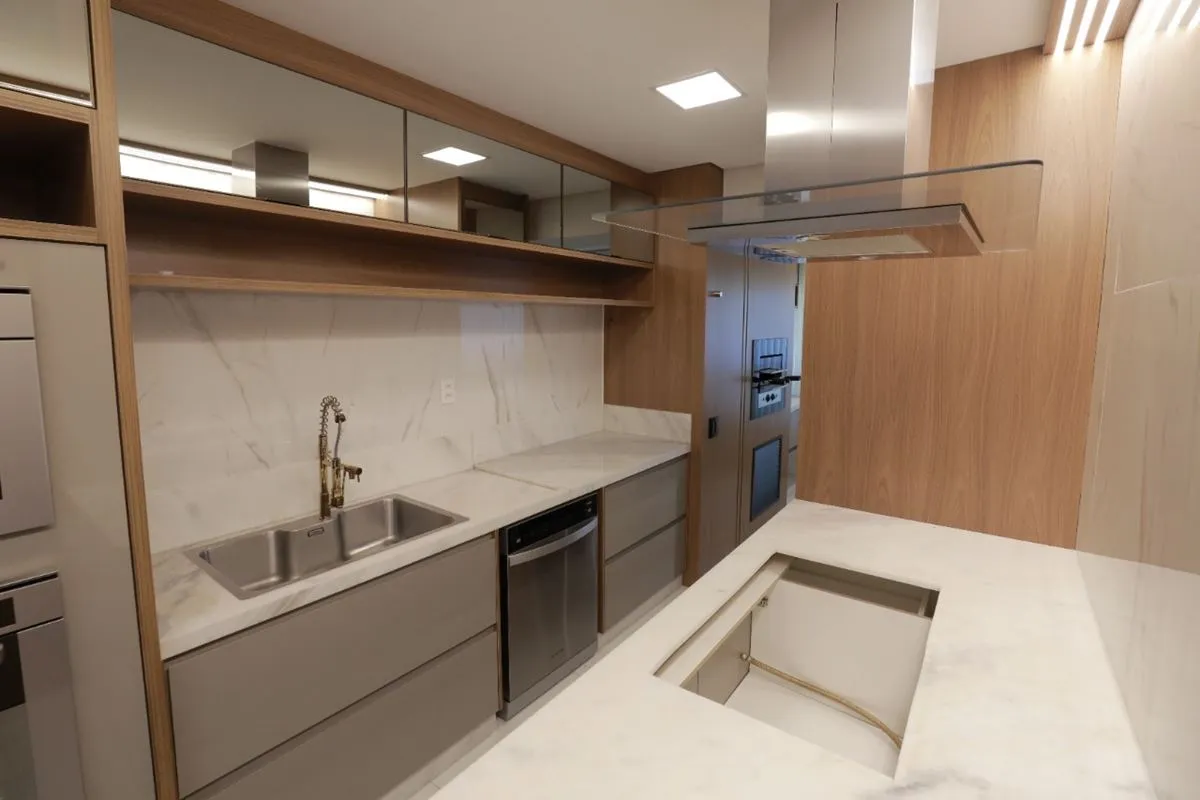 Apartamento mobiliado de alto padrão no bairro Park Lozandes, com 163m² muito be...