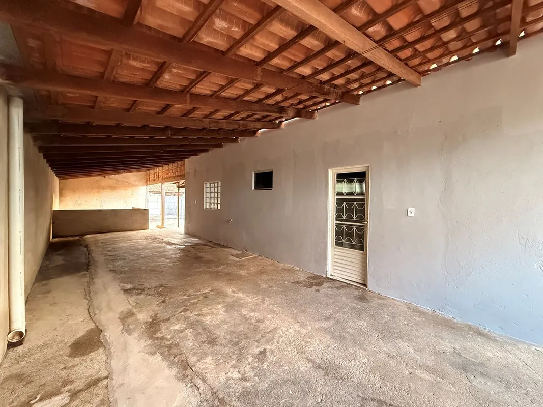 Casa Principal - Lote 12x 22- ?Construção 198m2- ?02 quartos sendo uma suíte - ?...