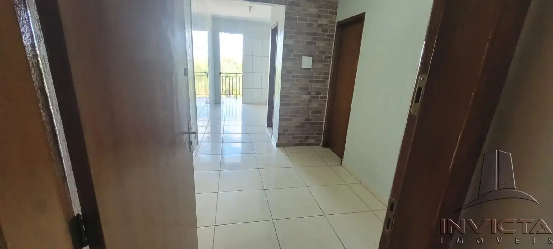 Apartamento na QN.01 - Imóvel em ótima localizaçãoO apartamento possuí : 2 quart...