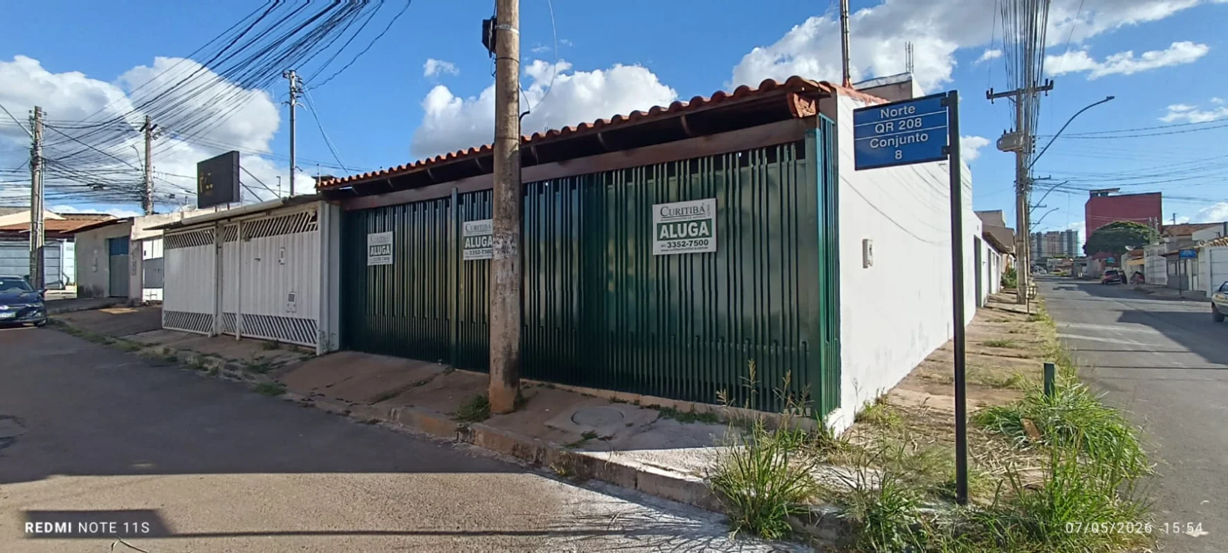 CASA TÉRREA DE ESQUINA PARA LOCAÇÃOExcelente oportunidade para quem busca confor...