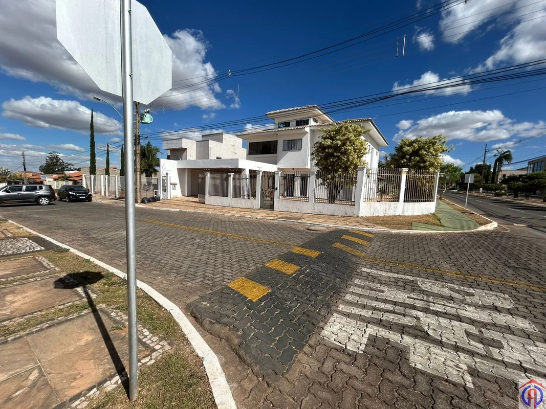 Venha conhecer!!!Casa Condomínio Solar de Brasília 2 pavimentos Aluguel R$11.000...