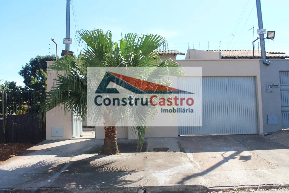 Excelente oportunidade de morar em uma casa confortável e prática no Jardim Helv...
