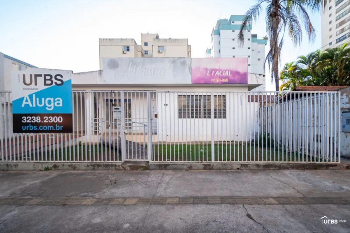 Casa térrea com sala grande para até 3 ambientes amplos, cozinha, copa, 2 banhei...
