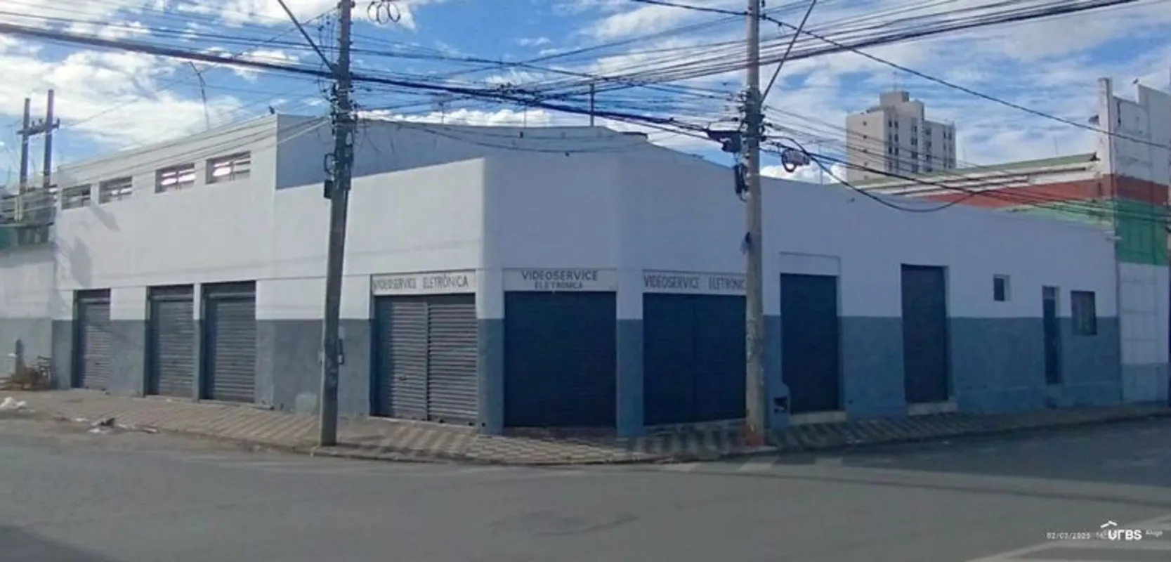 Descubra o seu novo espaço comercial! São 390m² no térreo e uma grande estrutura...