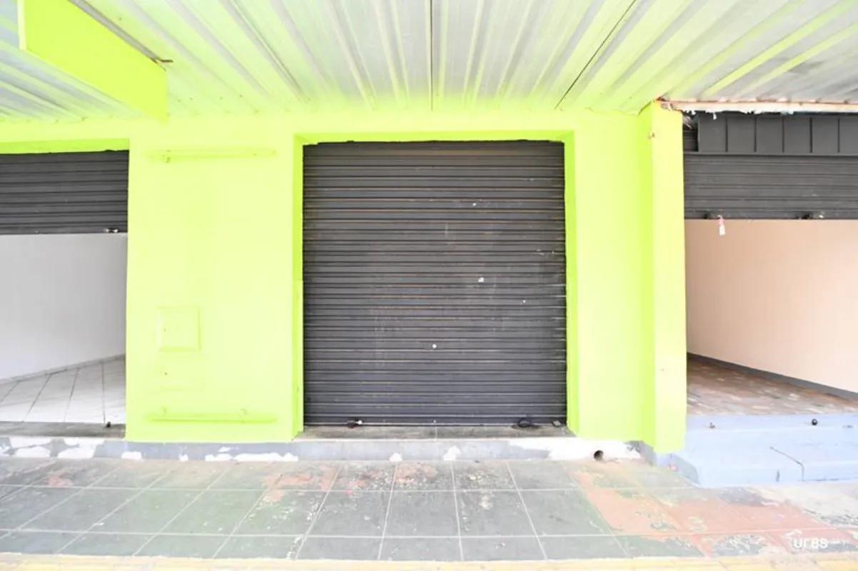 loja comercial, ideal para diversos tipos de atividades, localizada no tradicion...