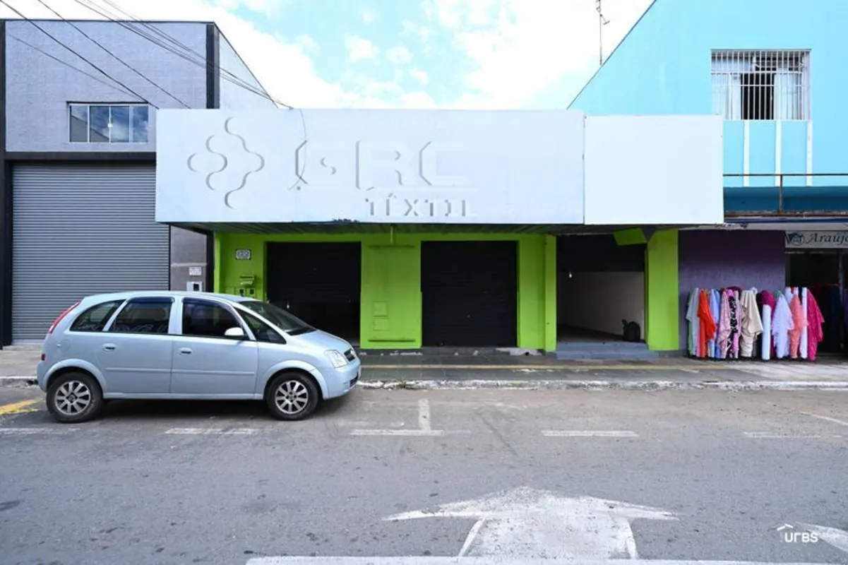loja comercial, ideal para diversos tipos de atividades, localizada no tradicion...