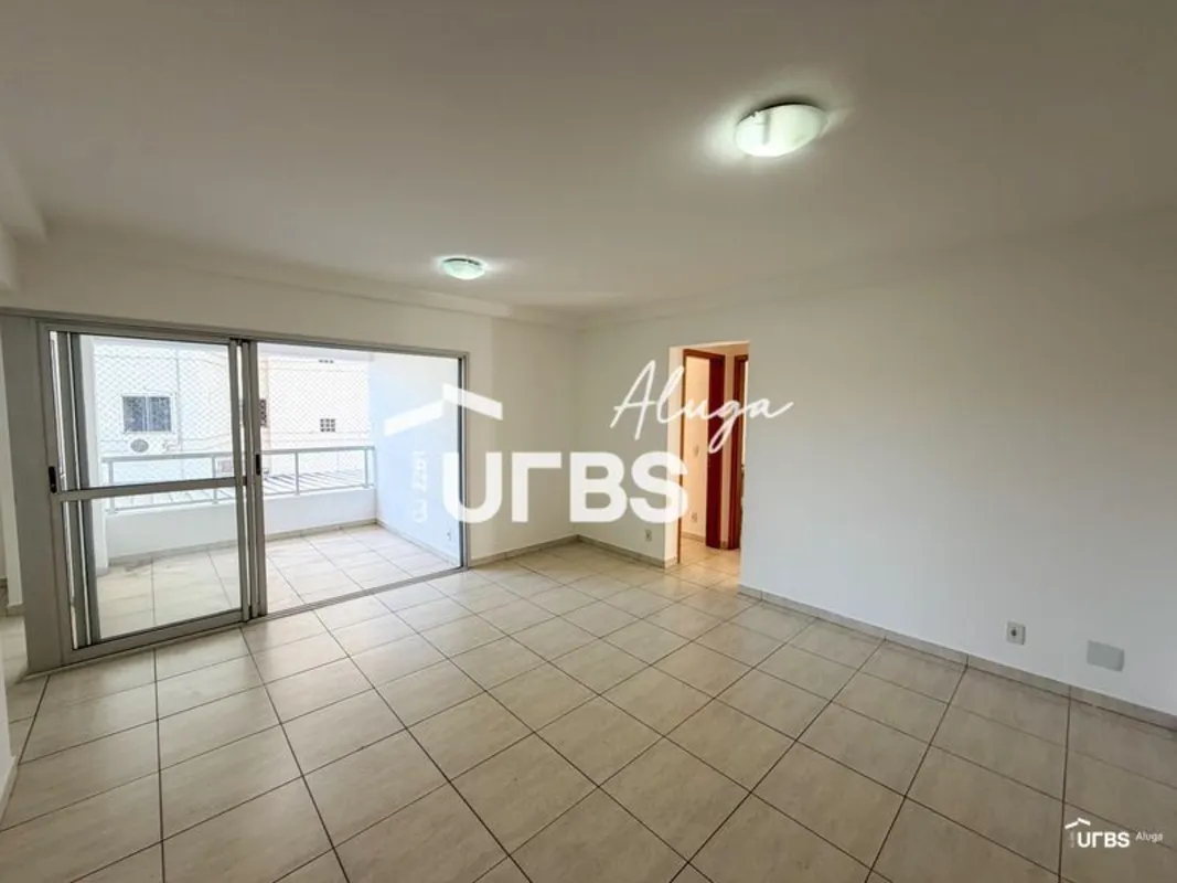 Loja comercial com 300 m² de área útil, em espaço amplo, com 2 banheiros sociais...