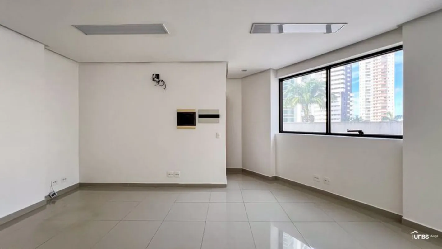 Sala comercial no Edifício Essenciale Premier, localizado no Alto da Glória. Pos...