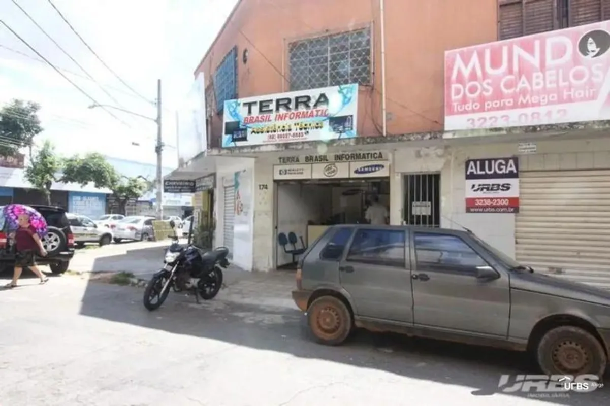 Loja em vão livre com banheiro social. Localizada no coração do Setor Central, e...