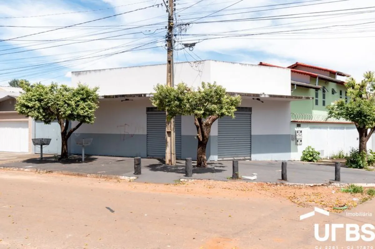 Loja comercial de esquina no Jardim Guanabara, com 70 m², banheiro e copa. 15/05...