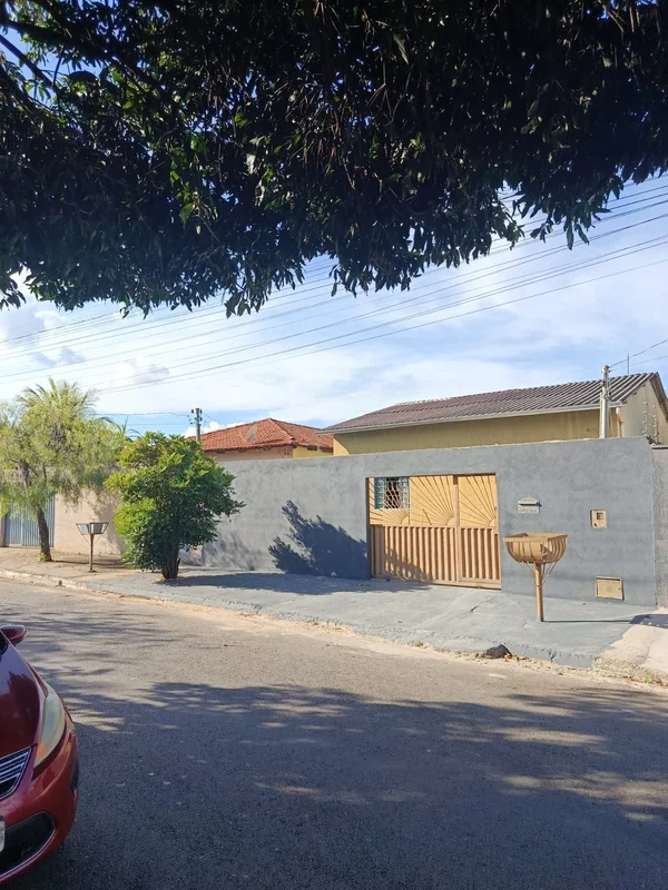 Excelente Casa 3/4 no Setor Alto do Vale lote inteiro 15/05/26