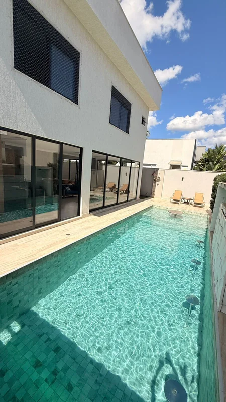 Casa de Alto padrão única no lote com piscina aquecida documentação ok 15/05/26
