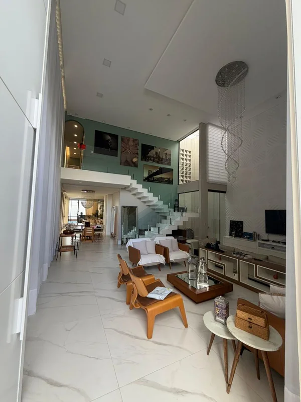 Imagine morar em uma casa de alto padrão, localizada na QNB 10, Taguatinga Norte...