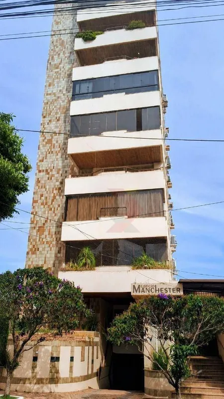 3 quartos com armários, sendo 1 suíte master com sacada, sala ampla com sacada, ...
