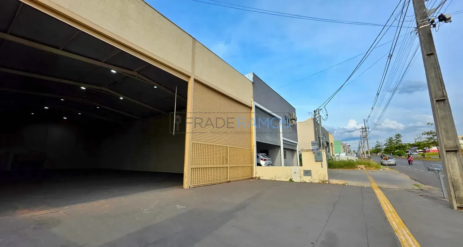 Galpão para locação próximo ao Anel Viário 300m² Pé direito alto Galpão moderno ...