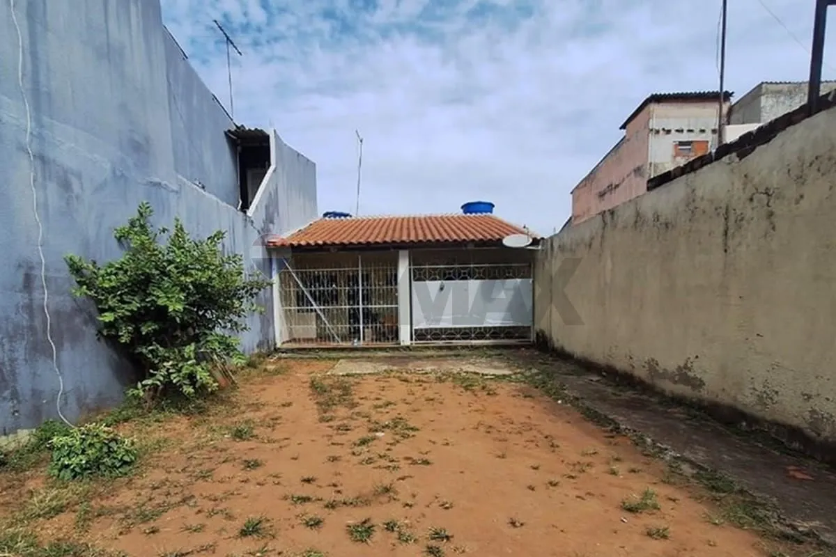 CASA A VENDA NA QR 601 CONJUNTO 11 SAMAMBAIA NORTE 1 Quarto Banheiro Cozinha Áre...
