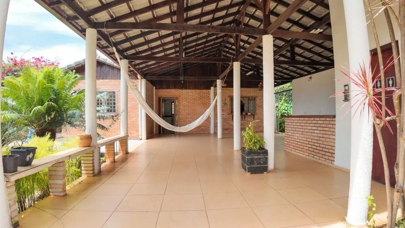 Ótima casa no Condomínio Solar de Brasília 2 - Área construída: 164m² - Terreno ...