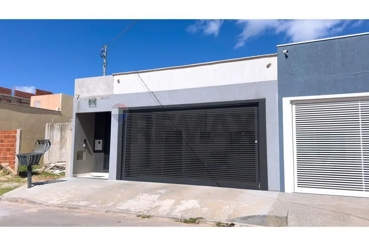 More em uma das localizações mais valorizadas do Guará II, na QE 56 Conjunto I, ...