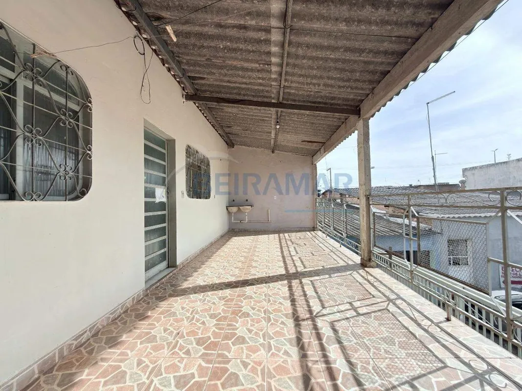 Se você procura um imóvel confortável, funcional e bem localizado, esta casa na ...