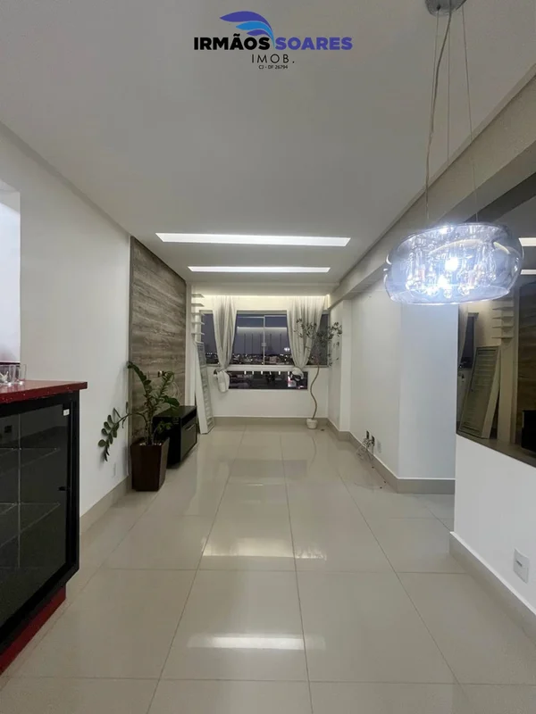 Apartamento andar alto 100% reformado, repleto em armários distribuído em sala d...