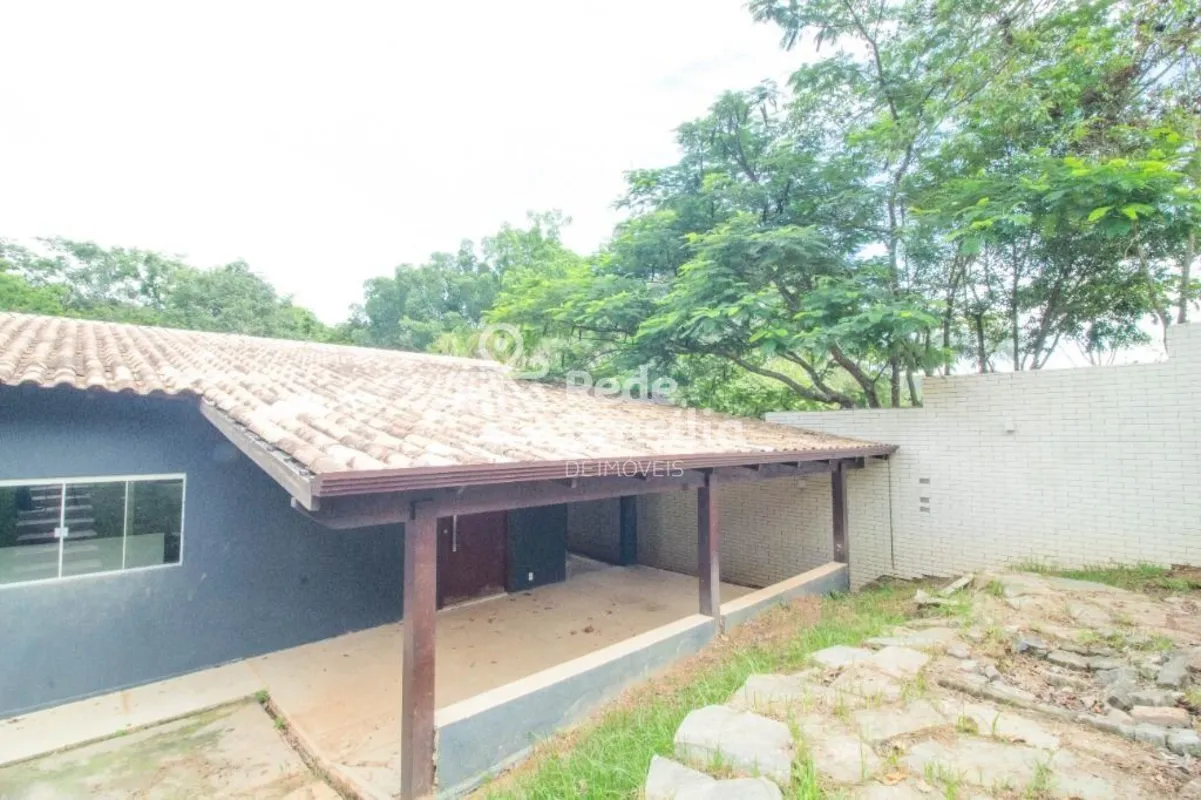 Casa aconchegante e espaçosa com área verde e tranquilidade para toda a vida.Com...