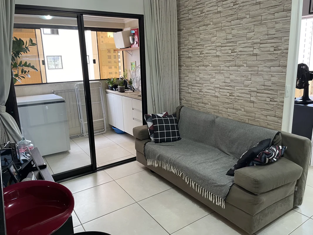 Descubra um apartamento reformado na Rua 37, SUL, em Águas Claras, DF, que combi...