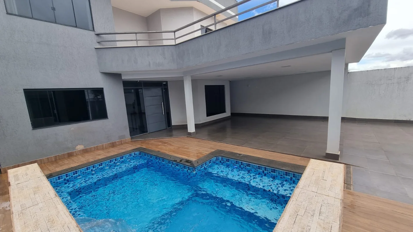 Casa de Alto Padrão em Vicente Pires• 4 Suítes e Lazer Completo Viva com confort...
