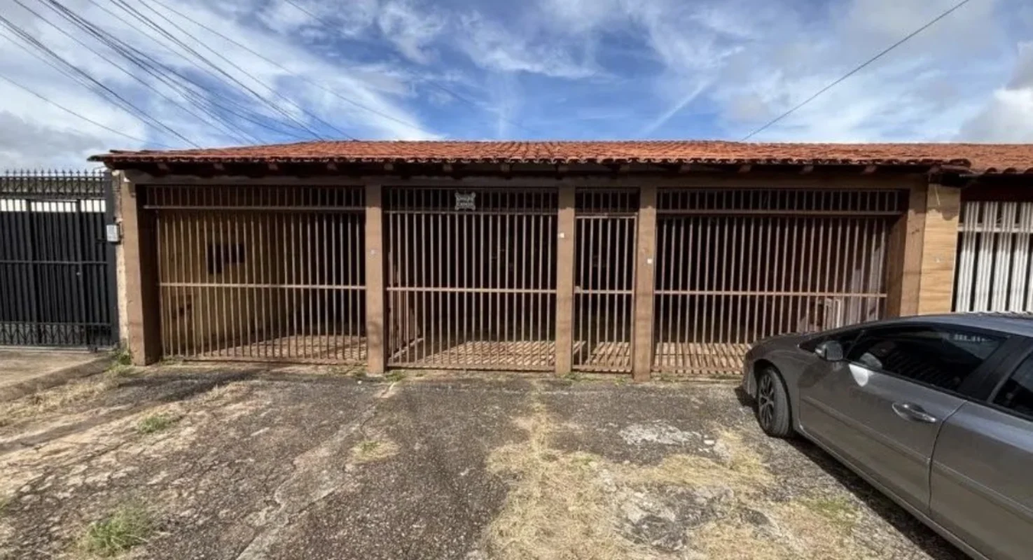 QND 39 – TAGUATINGA NORTE | CASA COM 2 MORADIAS INDEPENDENTES | 340m²Excelente o...