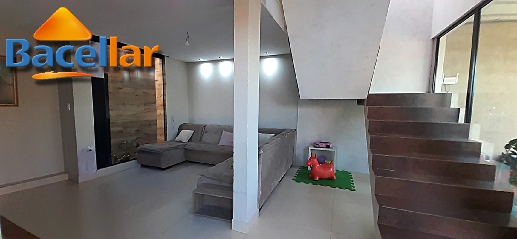 Casa em condomínio tranquilo e seguro, monitorado por sistema de segurança com c...