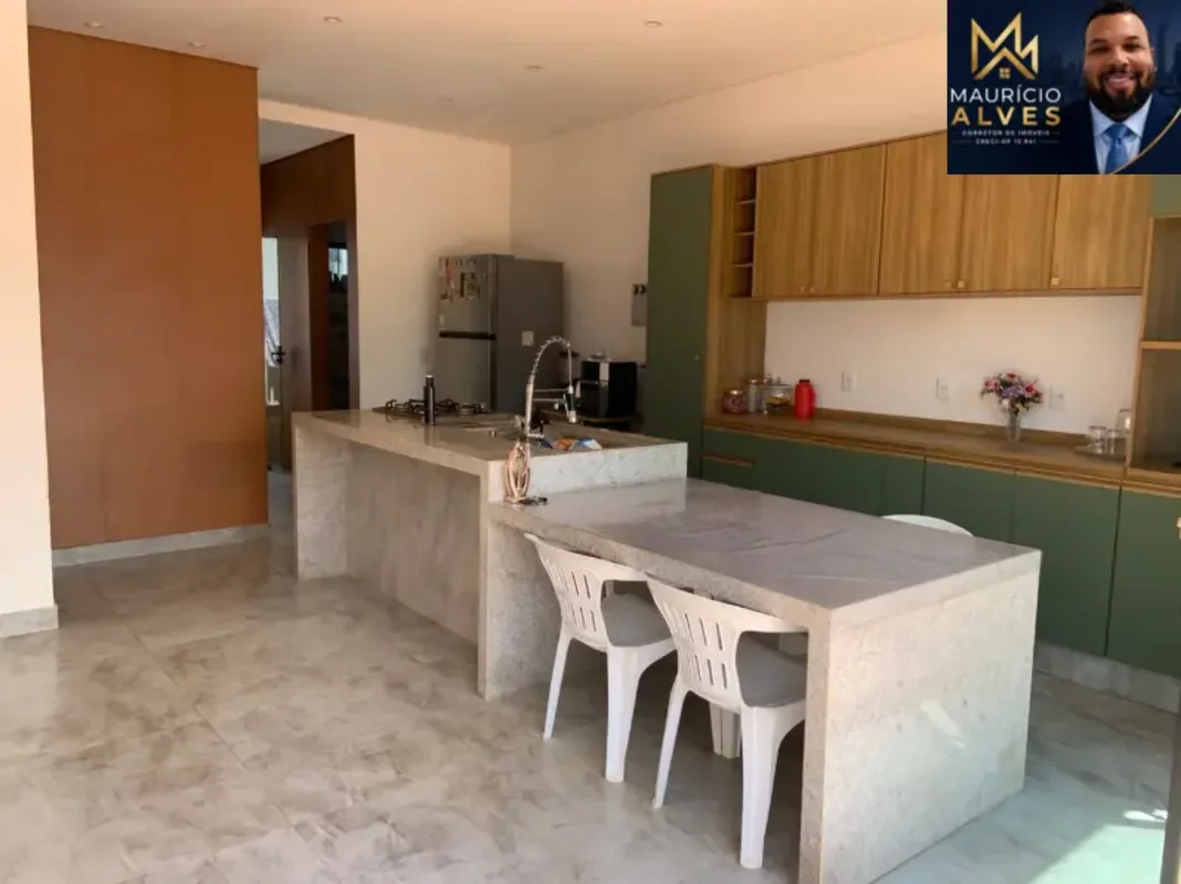 CASA EM CONDOMÍNIO FECHADO C/PORTARIA - OPORTUNIDADE ÚNICA!-LOTE DE 450M² TOTALM...