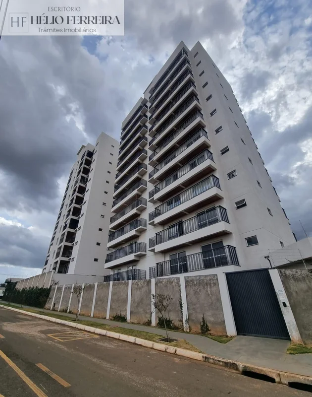 Situado na melhor localização do Valparaíso, excelente apartamento com: - 4 quar...
