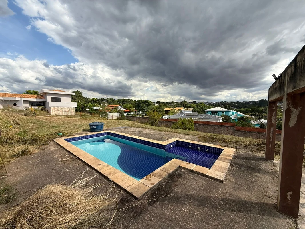 Disponível para Locação Park Way - Quadra 03!Terreno 2500mts;Área construída com...