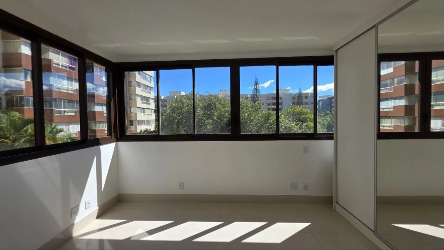 Apartamento com 3 quartos (1 suíte) - 95m² de área útil!- 3 quartos (1 suíte)- 2...